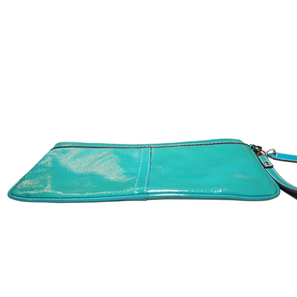 Coach Turquoise Teal‎ Oversized Wristlet Clutch Bag Patent Leather Wrist Strap